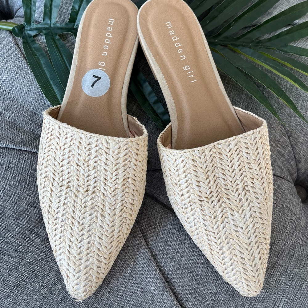 Steve Madden Rattan flat mules Size 7